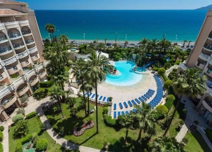 Vue , Piscine كان